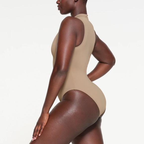 SKIMS Signature Swim Zip Front Sleeveless One Piece Swimsuit Desert NWT - Picture 4 of 10